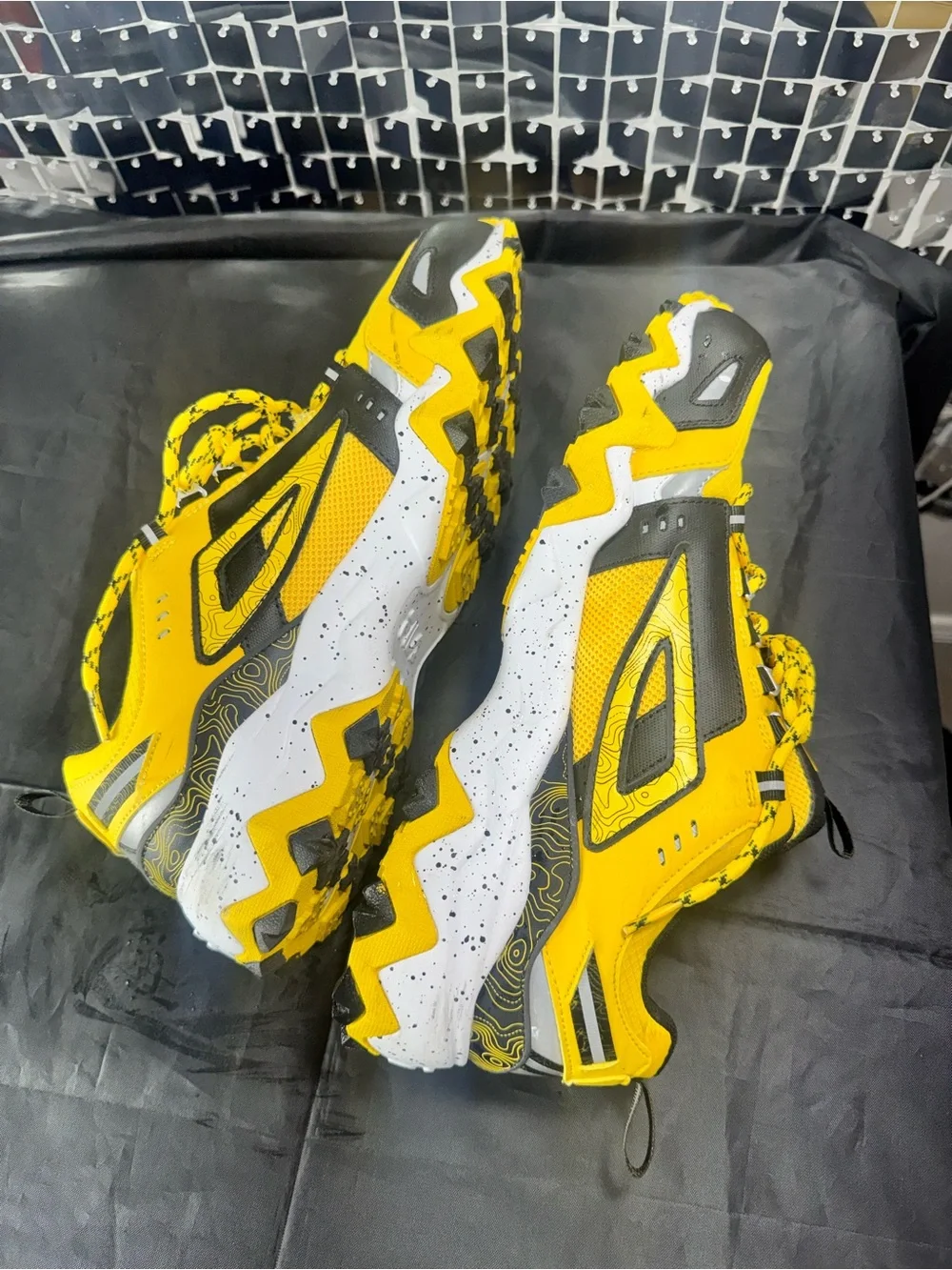 FILA Men's Yellow and Black Trail Running Sneakers